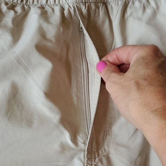 Columbia Cinched Waist & Hem Zippered Pockets Hiking Fishing Beige Sz. XL Shorts - Picture 9 of 12